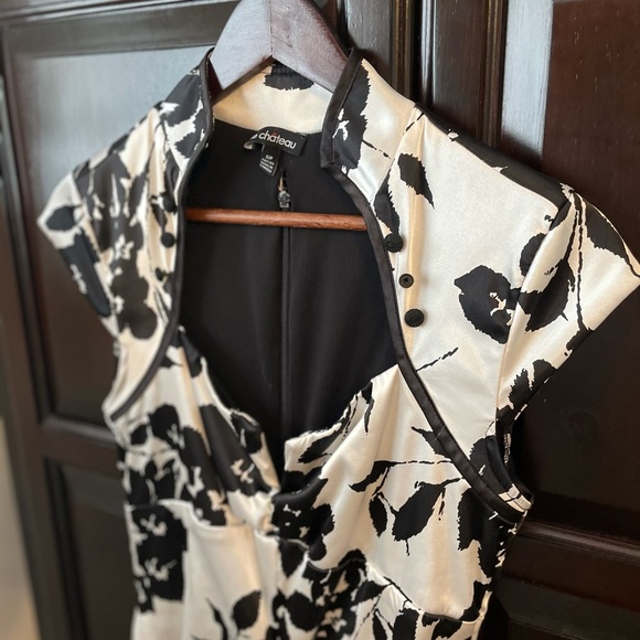 Le Chateau Black and White Floral Satin Midi Dress with Sweet Heart Neckline - Picture 4 of 5